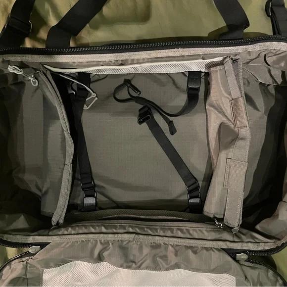 YETI Black Crossroads Duffle bag 40l - Picture 5 of 7